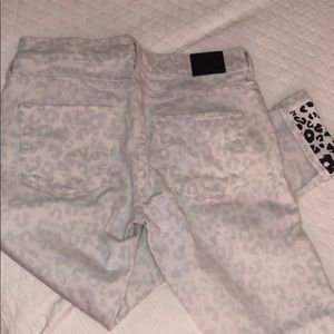 True religion low rise relaxed skinny crop